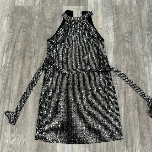 SHEIN DRESS - Picture 2 of 5